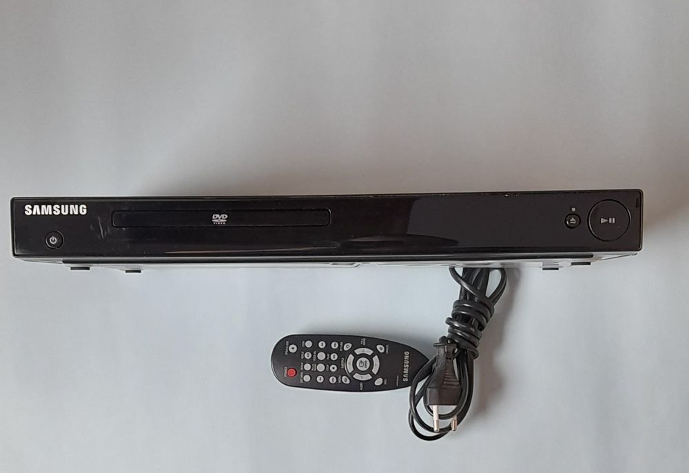 Odtwarzacz DVD Samsung DVD-P 19Q