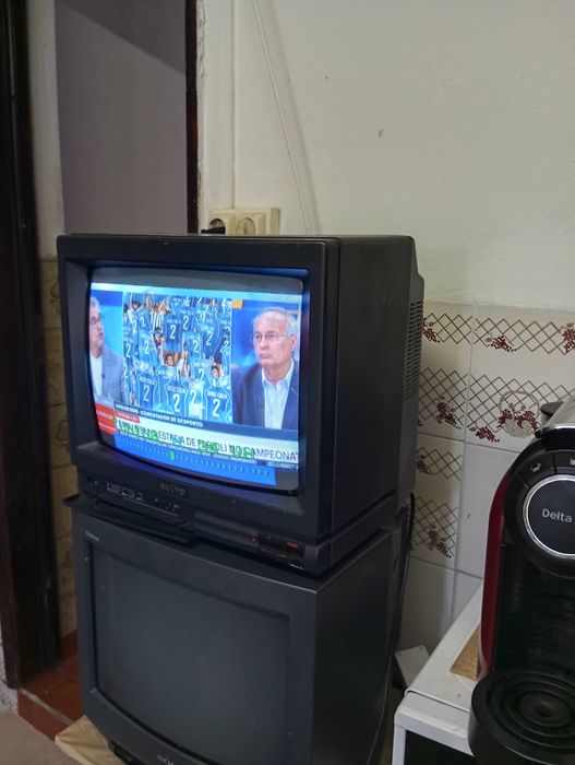 Televisão de 37 cm