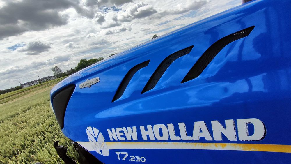 Ciągnik rolniczy NEW Holland T7.230 AutoCommand TUZ LED  IntelliView