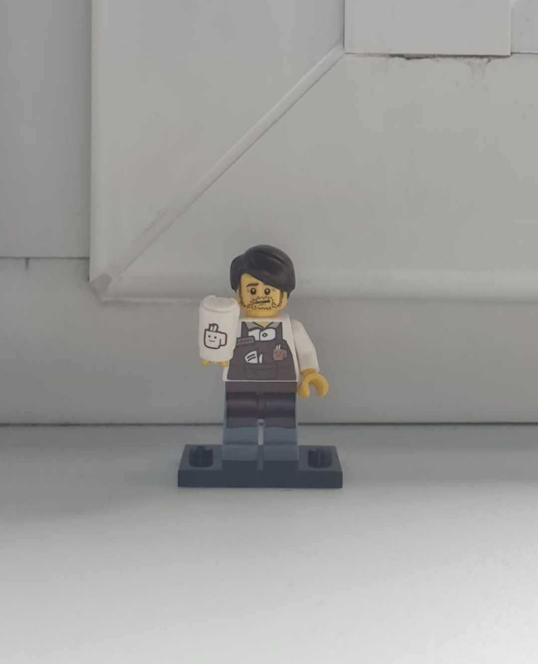 Lego Minifigures The Lego Movie Larry the Barista