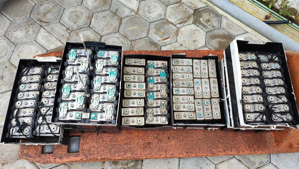 Baterias de NiMH provenientes de uma mota elétrica Vectix VX1