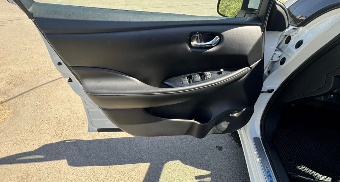 Продам Nissan Leaf 24