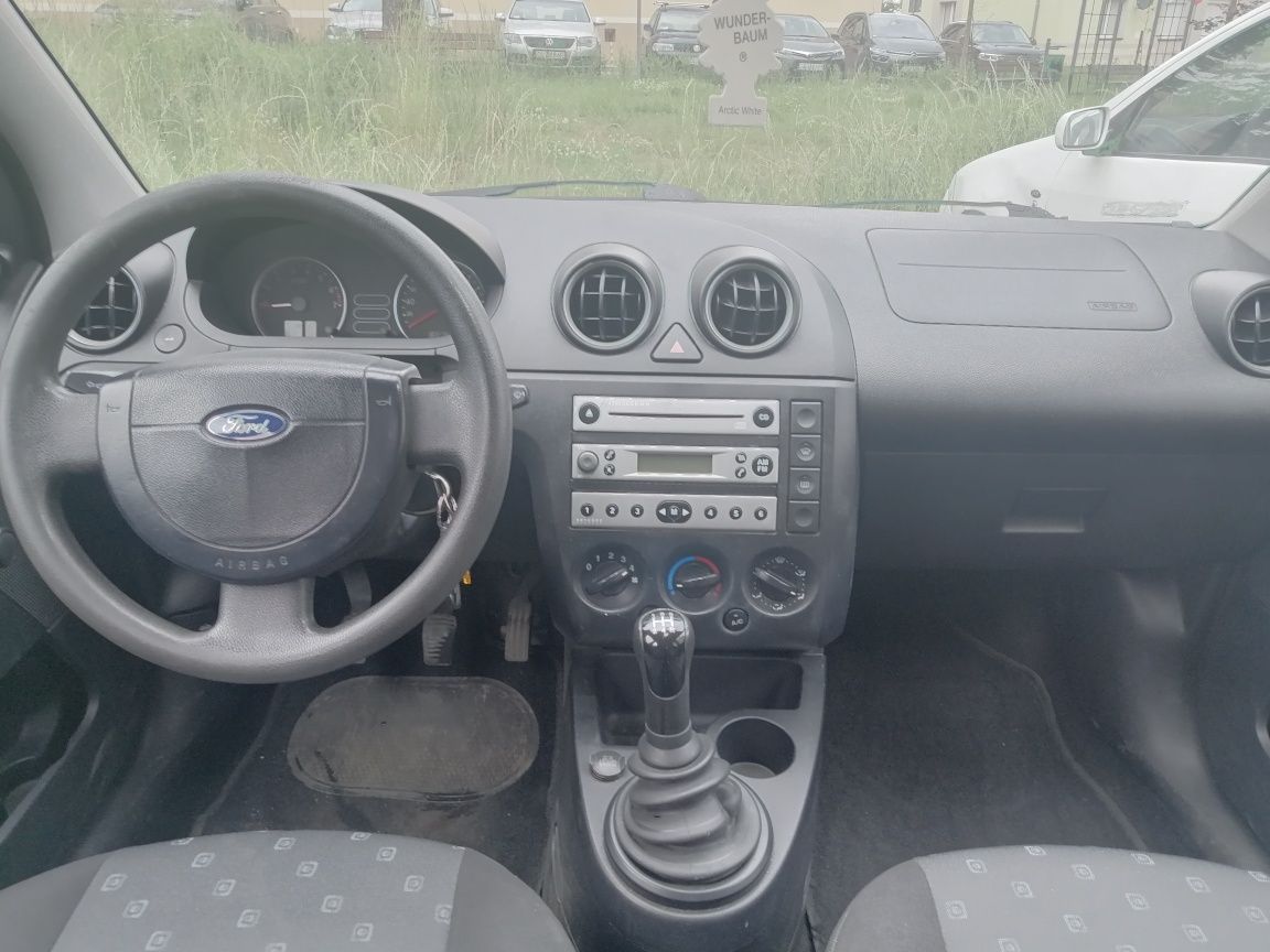 Ford Fiesta 5d. 1.3ben. SPRAWNA KLIMA