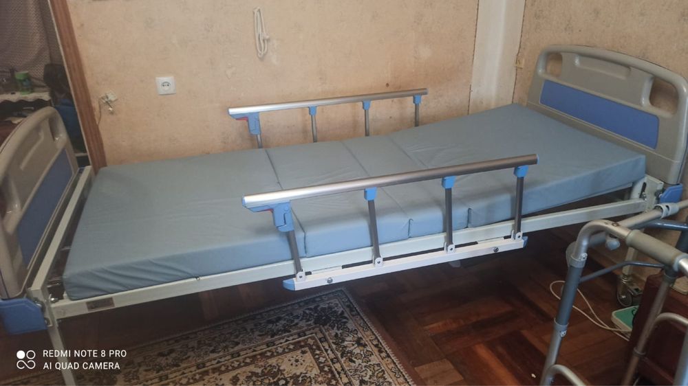 Медицинская кровать, кровать для лежачих или кровать для реабилитации