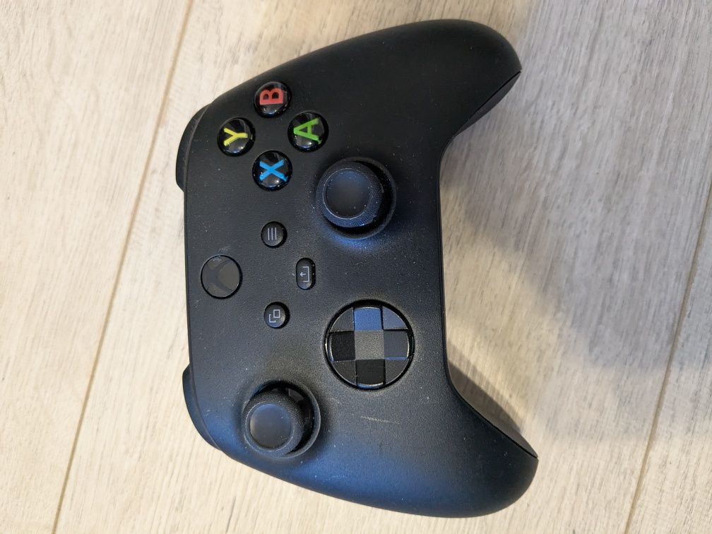 Xbox series S z oryginalnym 2 pady i kablem zasilającym