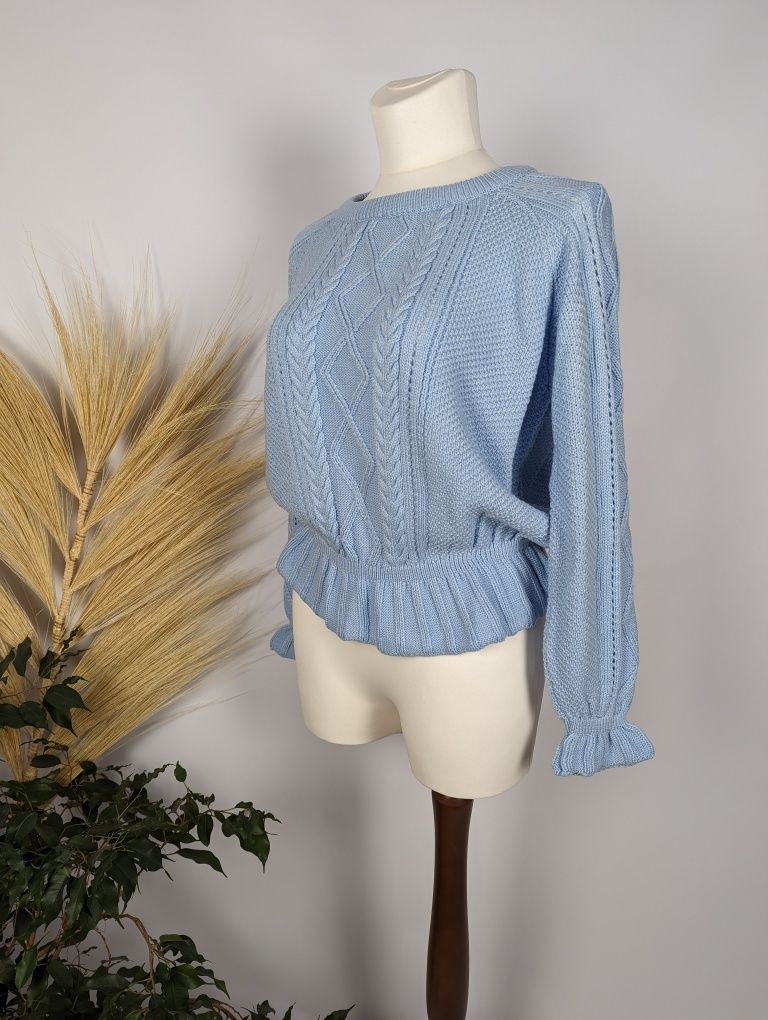 Nowy ciekawy błękitny jasnoniebieski sweterek falbankowy dół i rękawy