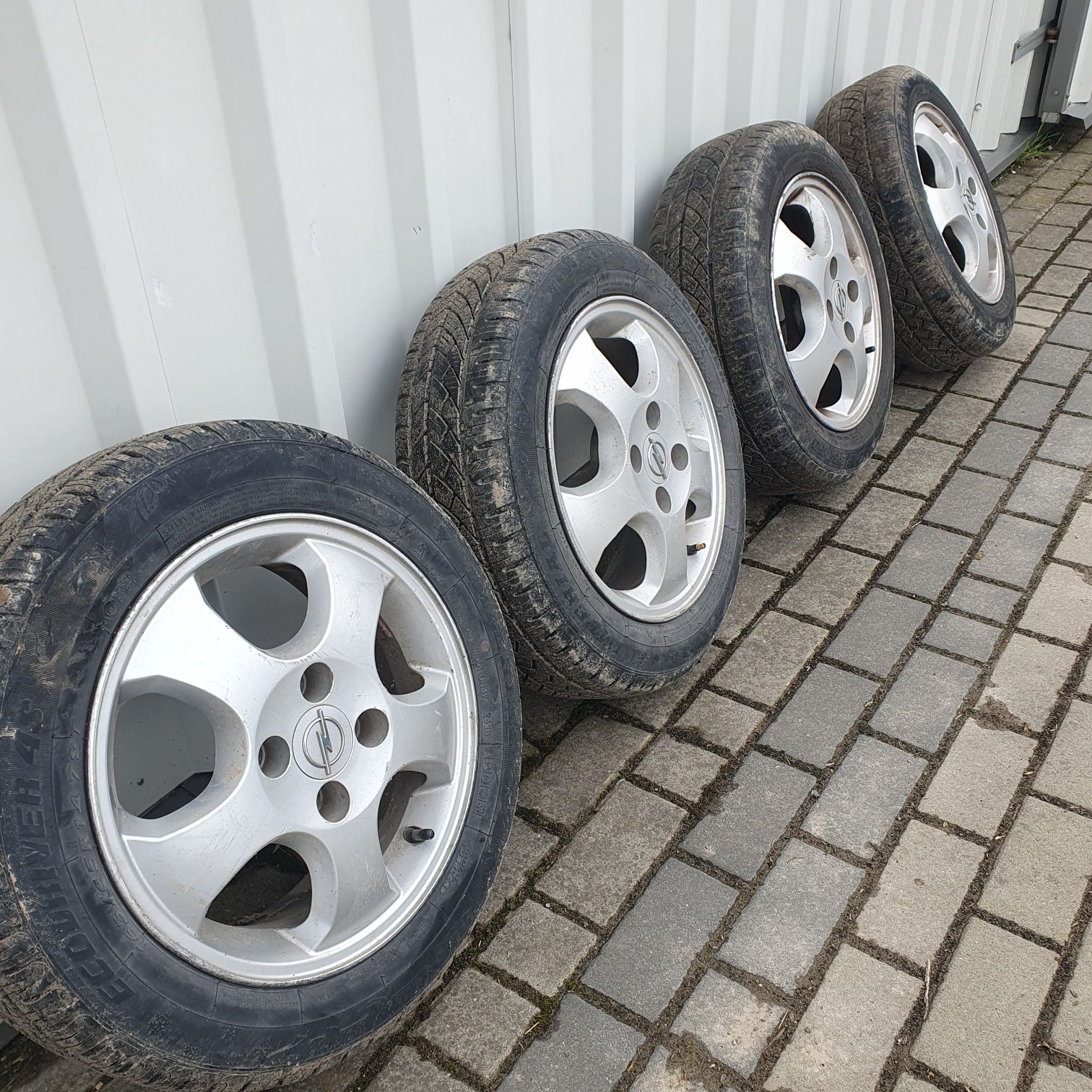 Alufelgi z oponami OPEL 4x100