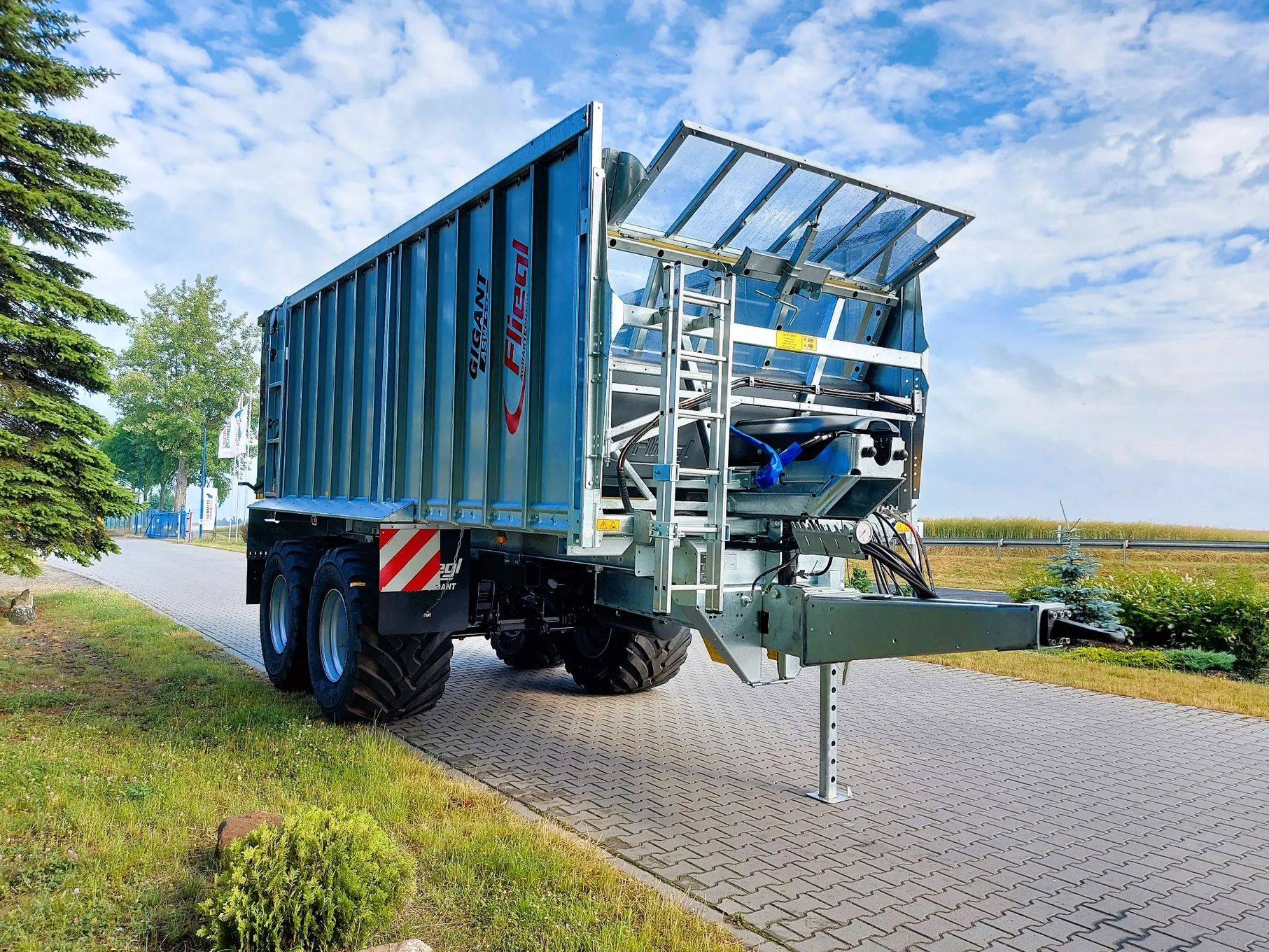 Fliegl ASW 271 + Profi V2  Fliegl ASW 271 z adapterem Profi V2