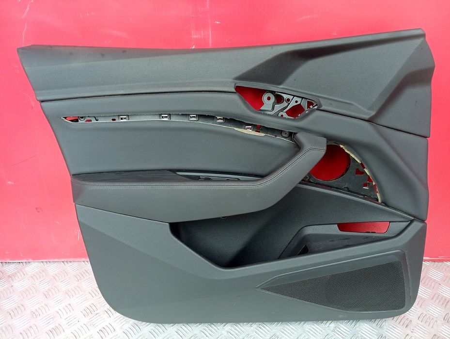 Обшивка карта двері передньої лівої Audi E TRON передней Е Трон tron