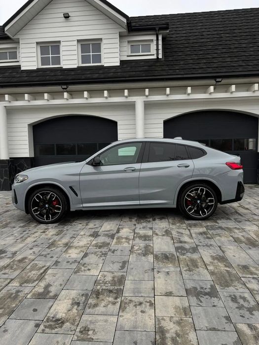 BMW X4 Na sprzedaż: BMW X4 M40i Rocznik: 2022