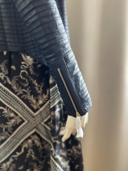 Kobieca kurtka skórzana Marciano Guess elegancka navy