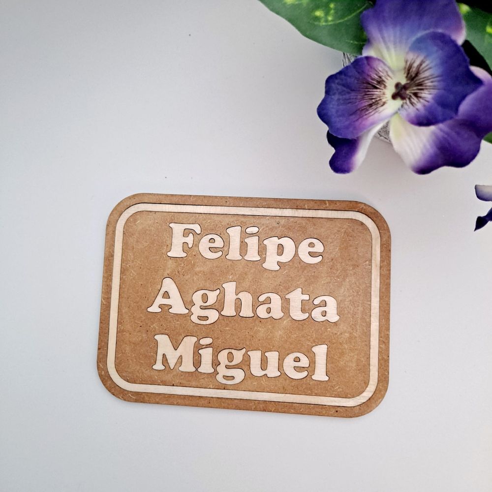 Chaveiros personalizados em madeira e inox