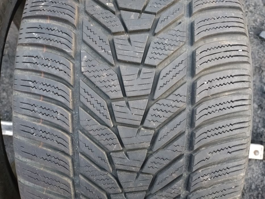 Opony zimowe 255/35R19 Hankook