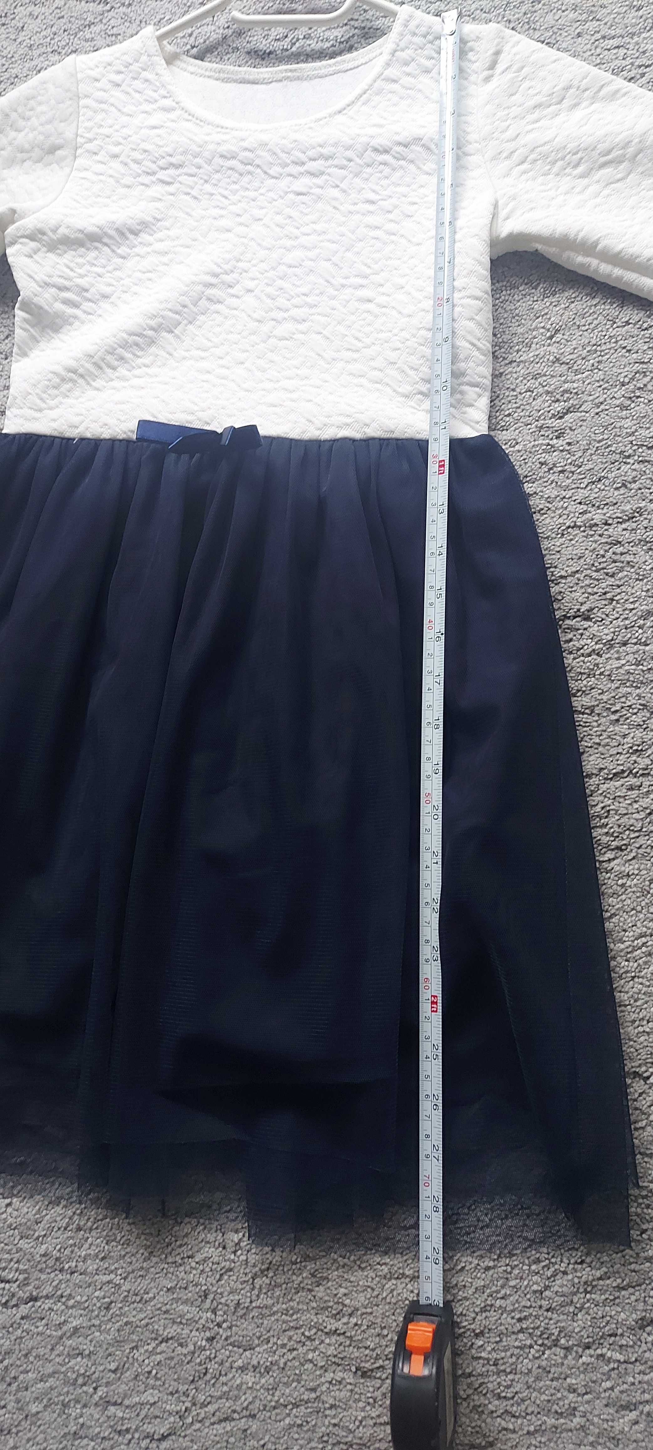 Biało-granatowa sukieneczka 134 cm