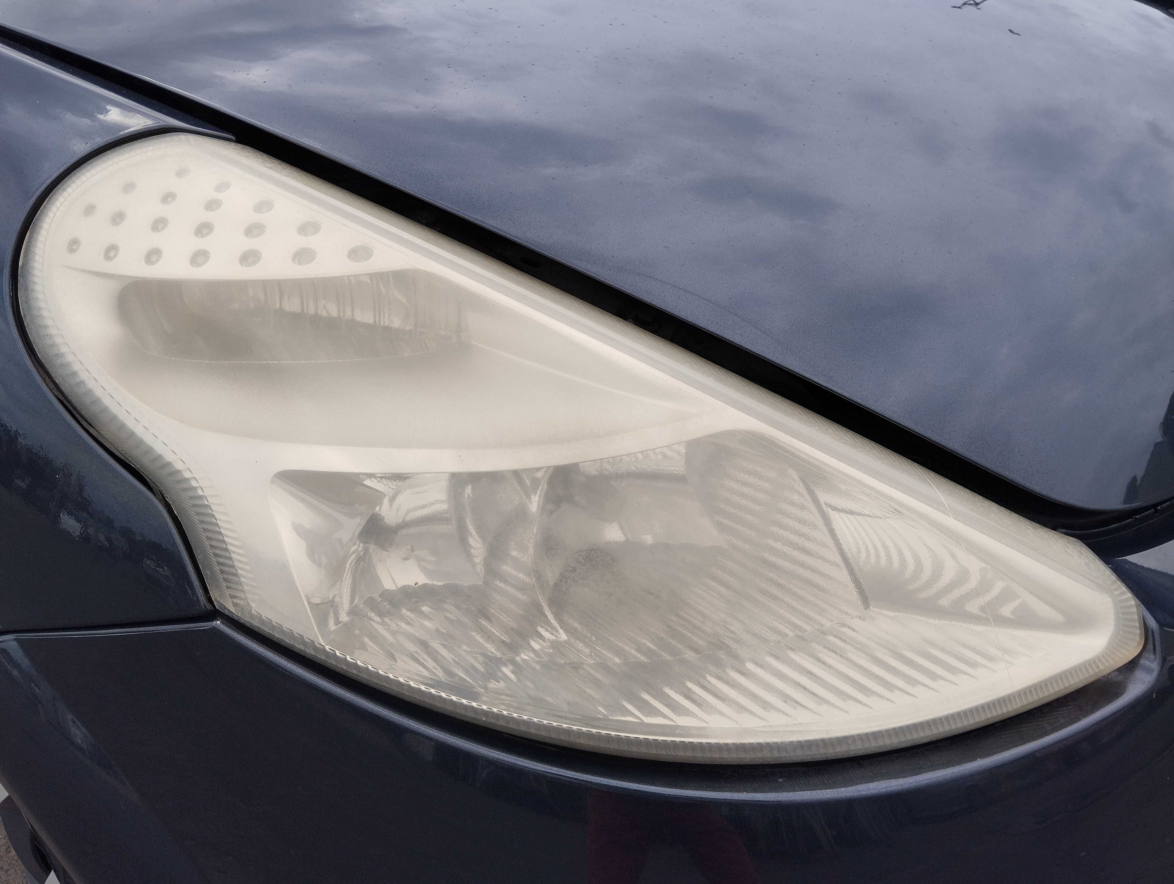 Citroen C3 Pluriel 1.4i 2004r.Lampa przednia prawa.