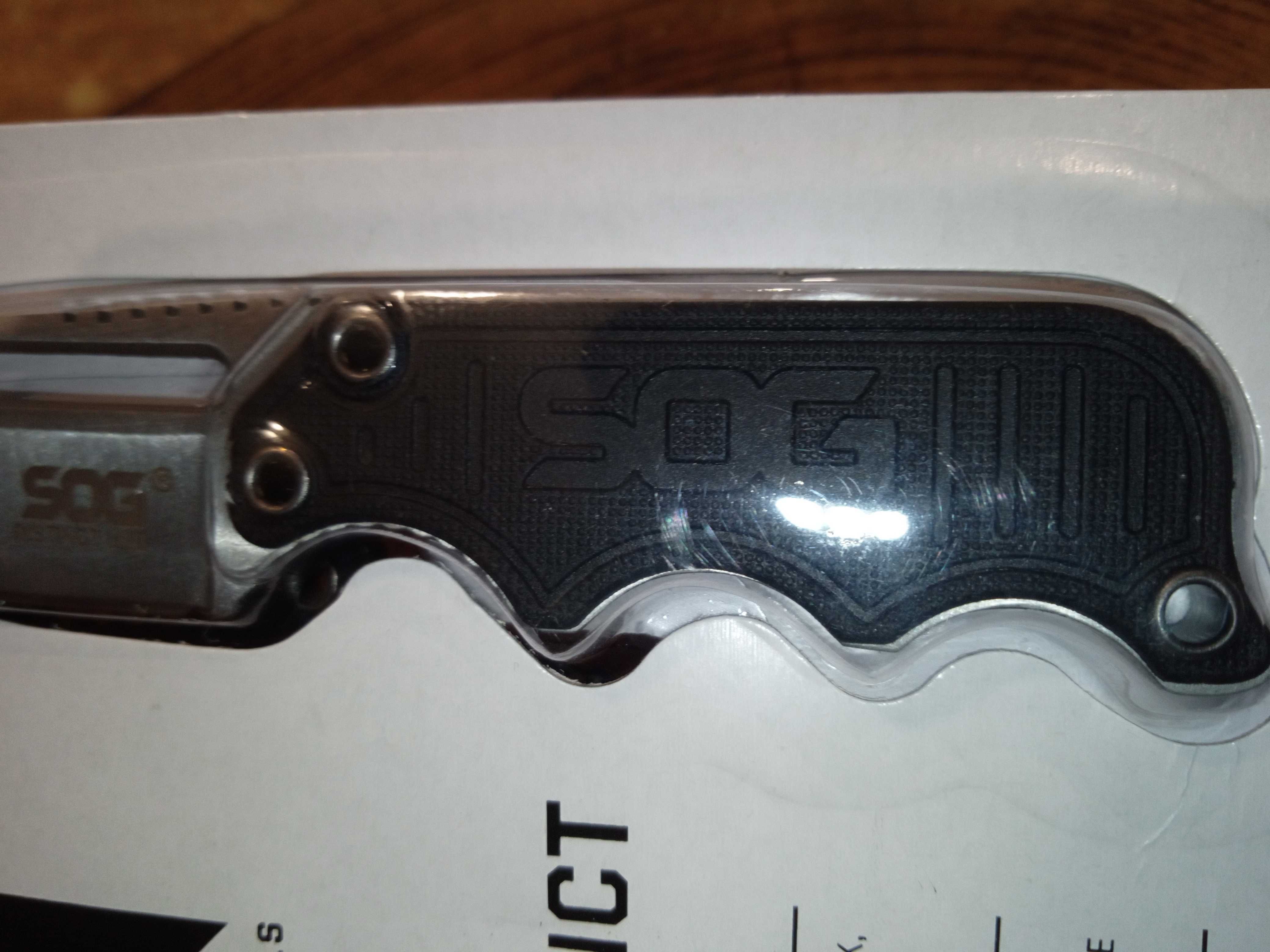 Nóż SOG Instinct Mini