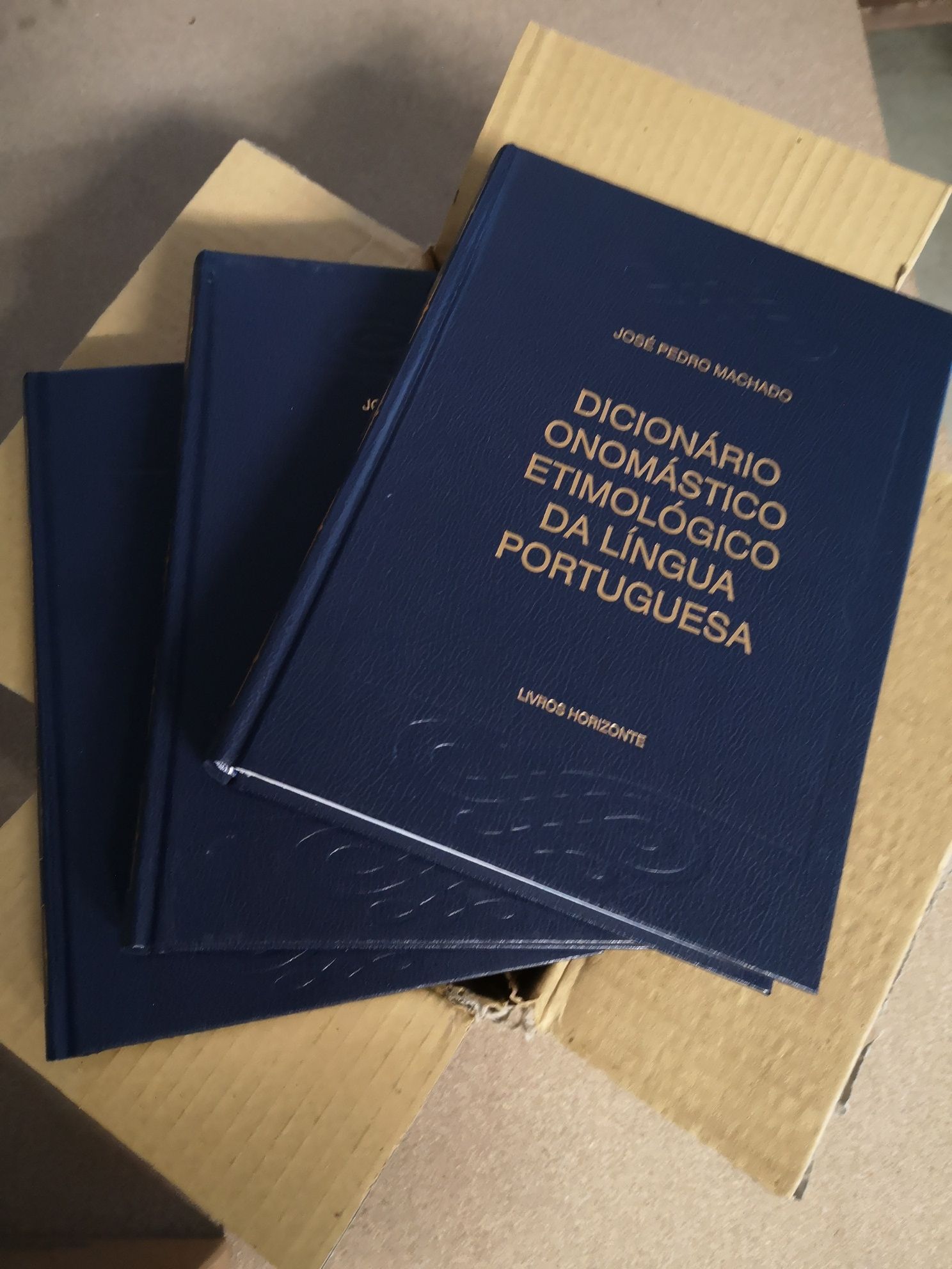 Dicionário Onomástico Etimológico da língua portuguesa - NOVOS
