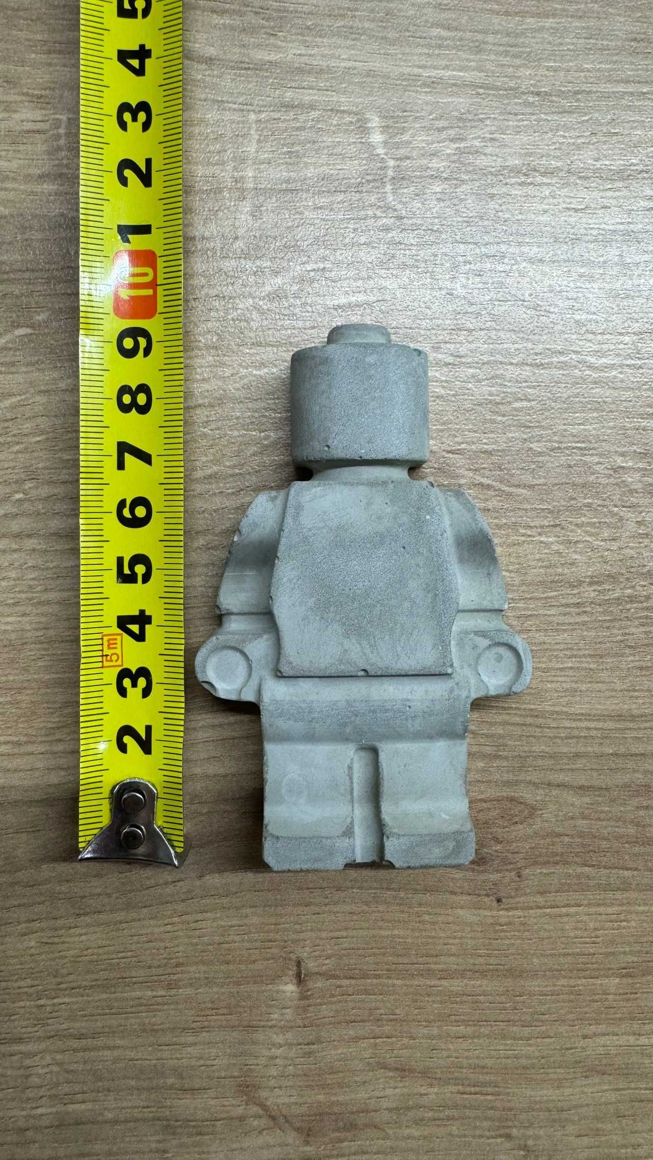 Betonowa minifigurka jak LEGO