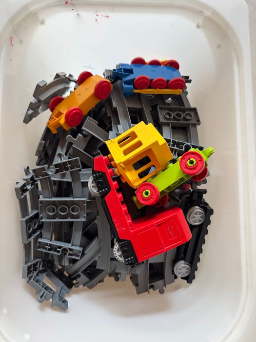 Duuuuży Pakiet klocków DUPLO. Dwa duże pojemniki .