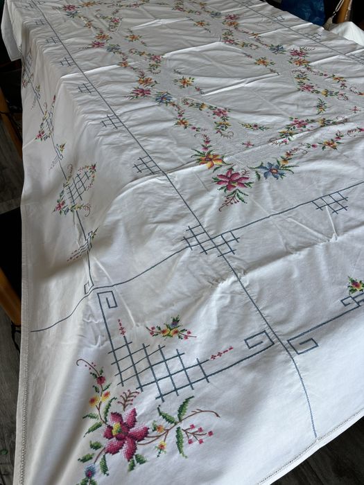 Toalha de mesa ponto cruz feito à mão 248x160