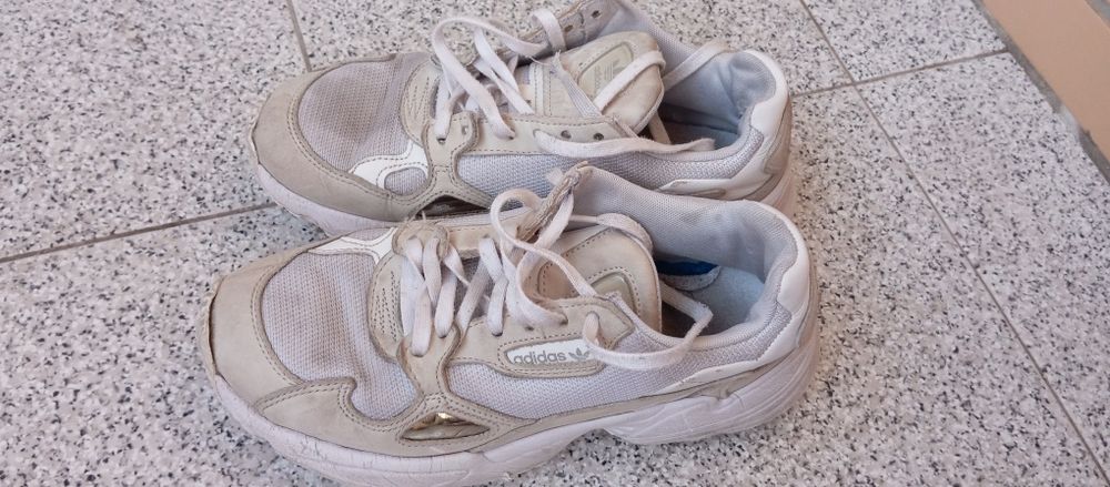 Sapatilhas adidas 37