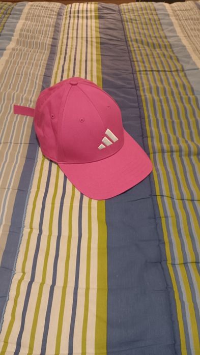 Boné rosa estiloso