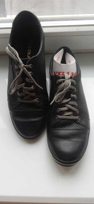 Чоловіче взуття MIDA 44 розміру, устілка 29 см. стан на 5 -