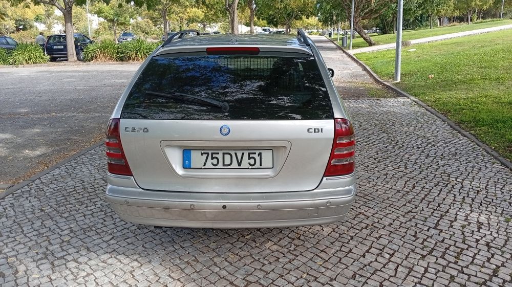 Mercedes Benz 220 cdi