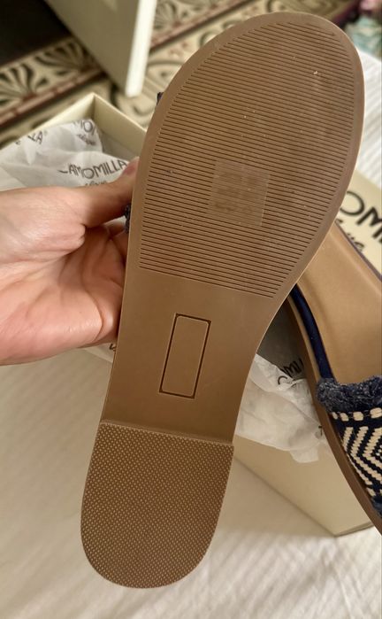 Piękne włoskie nowe klapki Camomilla Italy stylowe mniej niż pół ceny