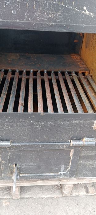 Печь- буржуйка фирмы ICARE с теплообменником.