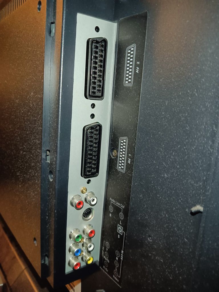 Televisão lcd 32