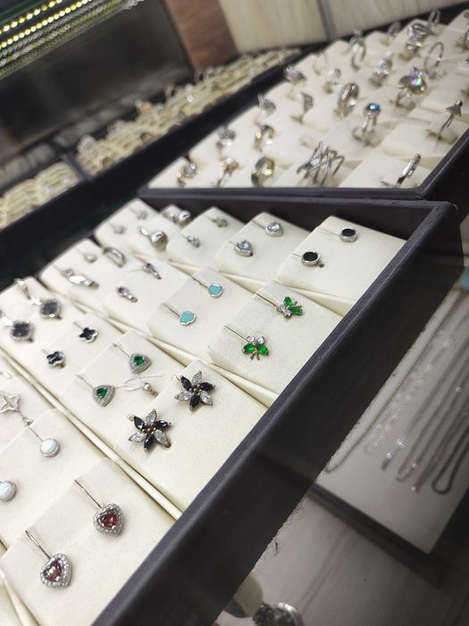 срібні ланцюжки, кольца, сережки,( серебро, серьги, кольца хрестики це