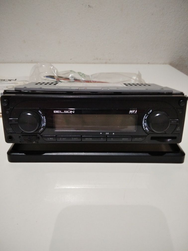 Auto Rádio BELSON BS-1500 com leitor MP3
