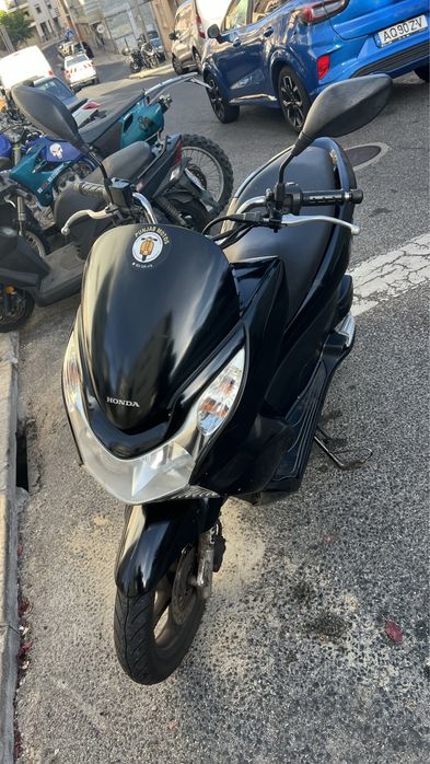 Honda pcx 125 october 2011