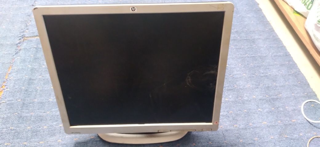 Монітори без ніжок бу DELL і HP на запчасиини