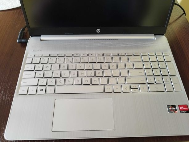 Laptop HP     15s