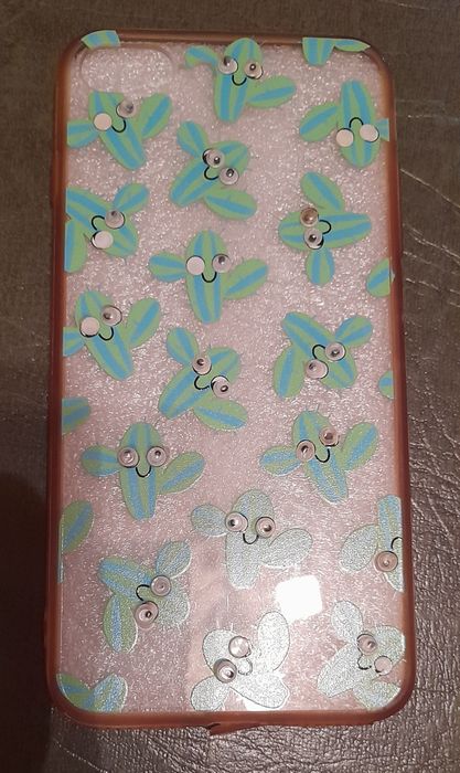 Чехлы на телефоны