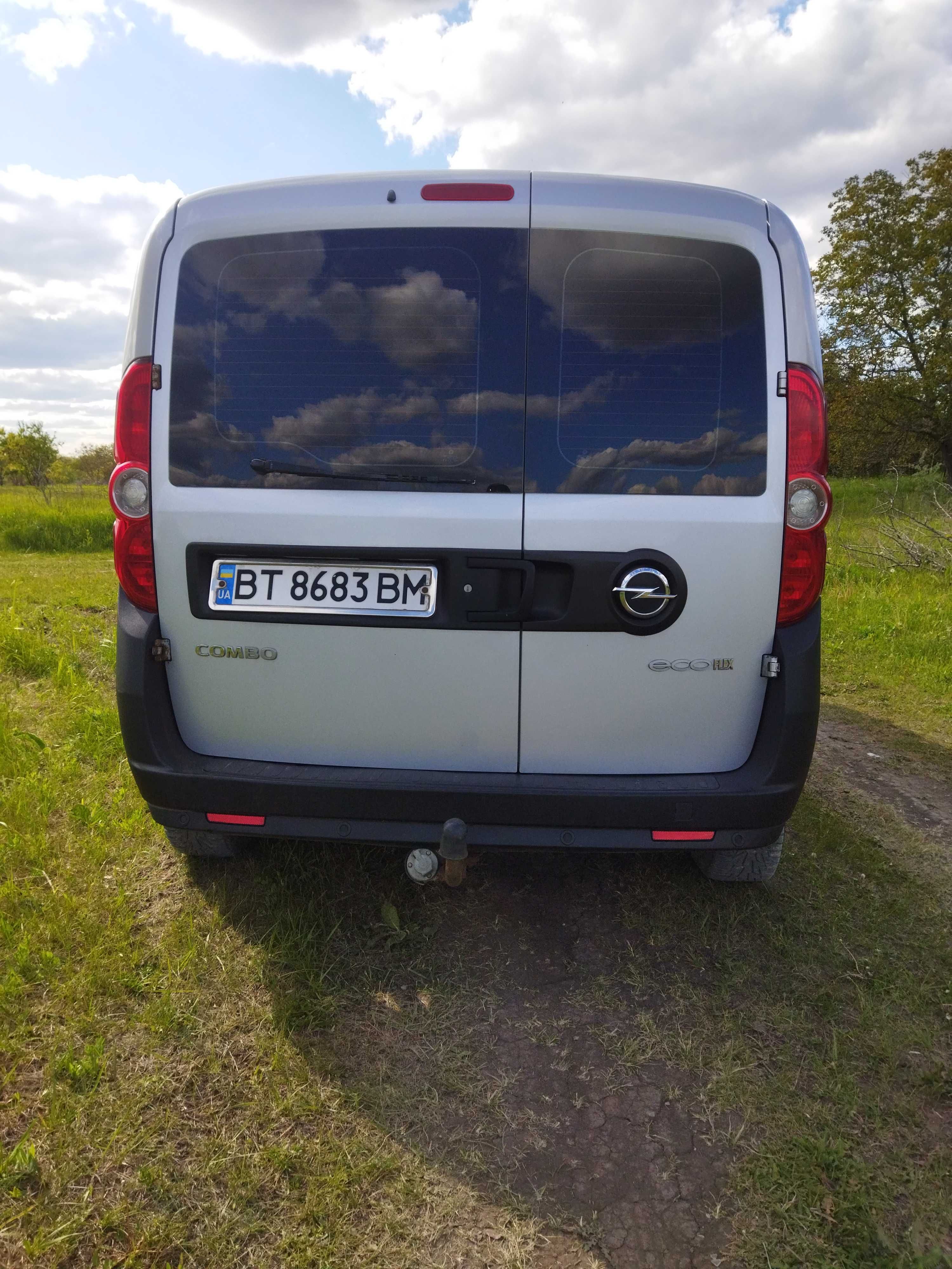 Продам Opel Combo 2012