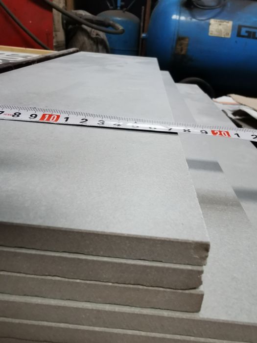 Płytki ceramiczne podocinane szare i białe różne Paradyż
