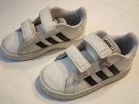 Sapatilhas criança adidas NR.24