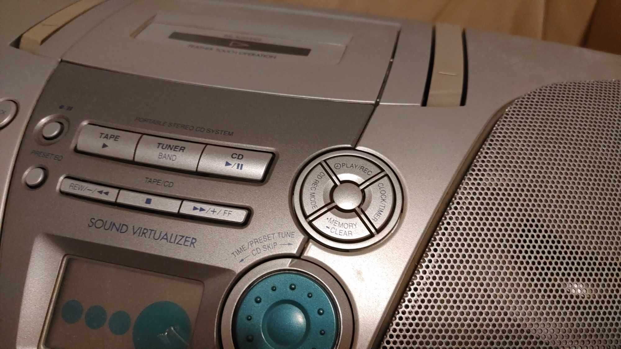 Radioodbiornik Panasonic Typu Cobra kaseta
