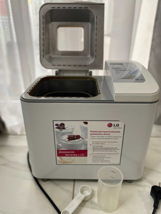 Продам хлібопічку LG