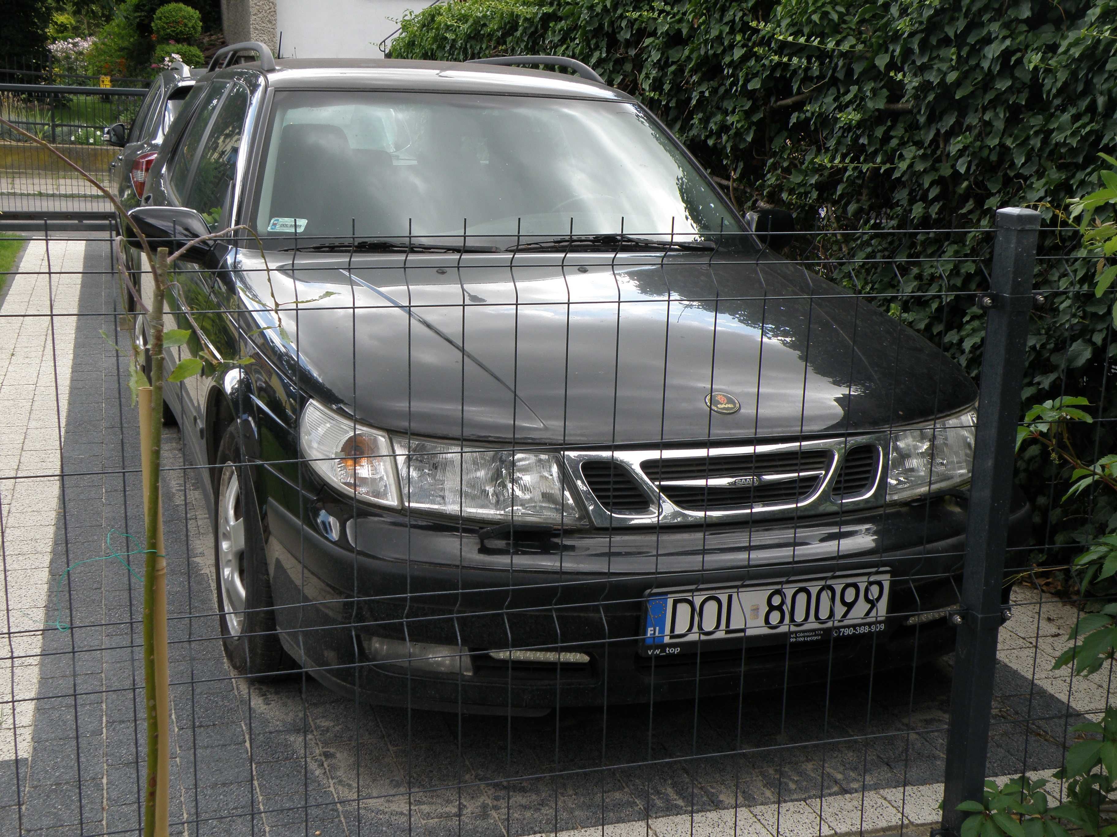 Sprzedam SAAB 95 uszkodzony