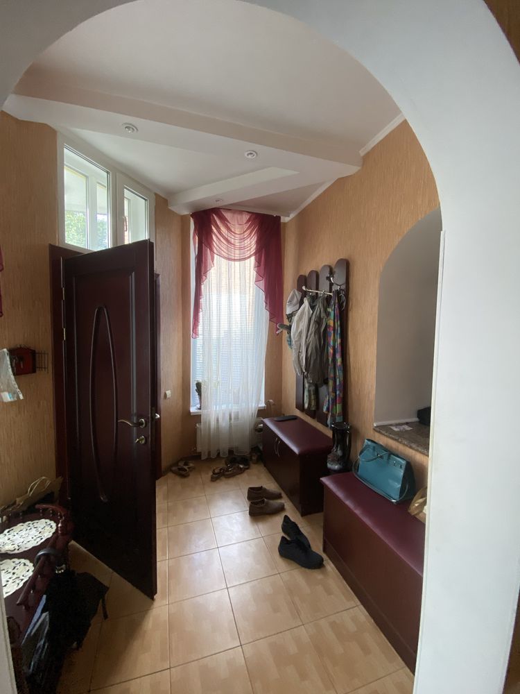 Продам частину будинку в центрі
