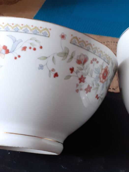 Trzy chinskie porcelanowe miseczki