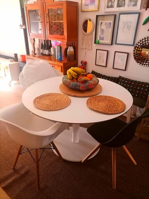 Mesa de sala de  jantar redonda IKEA com 3 cadeiras