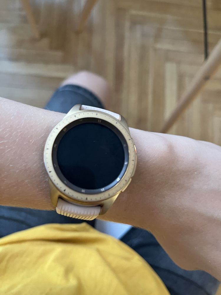 SAMSUNG Galaxy Watch SM-R810