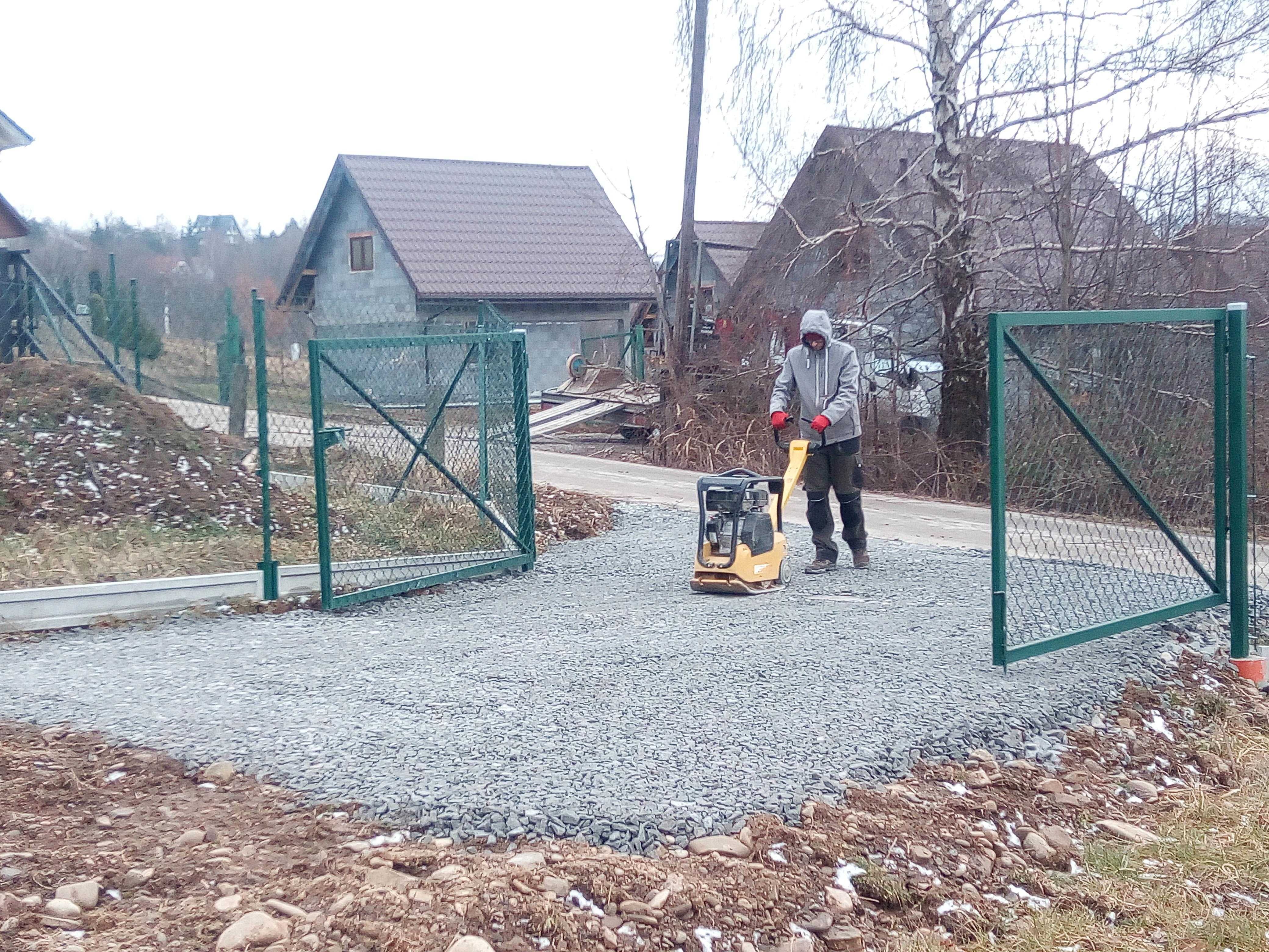 Ogrodzenia siatka  podjazdy bramy prace brukarskie