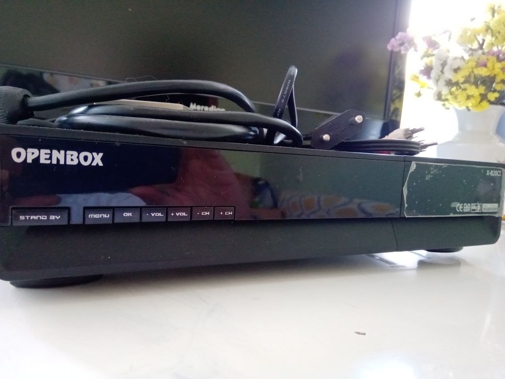 Супутниковий тюнер ресивер Openbox X-820CI