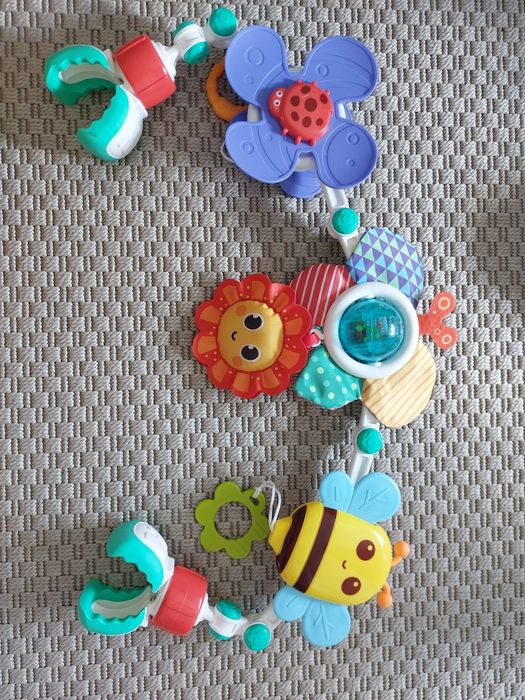 Mobile articulado colorido